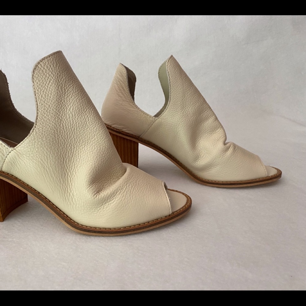 Chinese Laundry Carlita Peep Toe Bootie. Ivory Leather.